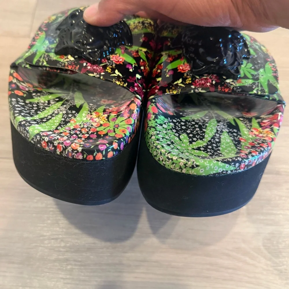 Versace Platform Sandals - Picture 4 of 9